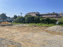 【東京都/稲城市東長沼】稲城市東長沼15区画分譲地／区画11 現地：全15区画／写真手前・右側