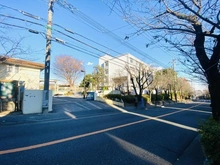 【神奈川県/川崎市麻生区栗平】川崎市麻生区栗平2丁目　古家付き売地 白鳥中学校（現地より約1,300m）：