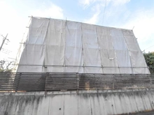 【神奈川県/川崎市麻生区百合丘】川崎市麻生区百合丘二丁目　土地 現地（古家あり）：解体中