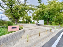 【神奈川県/横浜市都筑区すみれが丘】都筑区すみれが丘　土地 すみれが丘第二公園（現地より約10m）：