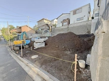 【神奈川県/横浜市神奈川区神大寺】神奈川区神大寺2丁目　売地　B区画/全2区画 現地：全2区画/手前