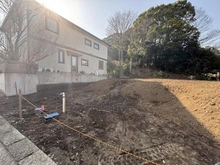 【神奈川県/横浜市栄区笠間】横浜市栄区笠間2丁目　土地 現地：写真中央