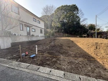 【神奈川県/横浜市栄区笠間】横浜市栄区笠間2丁目　土地 現地：写真中央