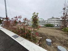 【神奈川県/鎌倉市笛田】鎌倉市笛田2丁目売地 2号地（全6区画） 現地：2号地/全6区画（写真中央）
