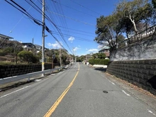 【神奈川県/鎌倉市今泉台】鎌倉市今泉台2丁目　古家付土地 前面道路