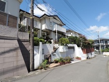 【神奈川県/横浜市栄区本郷台】横浜市栄区本郷台2丁目　古家付土地 現地（古家あり）