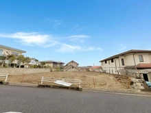 【神奈川県/鎌倉市梶原】鎌倉市梶原三丁目　土地　A区画 現地：分筆前、写真左側、全2区画