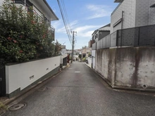 【神奈川県/横浜市港南区日野南】港南区日野南1丁目　古家付売地 前面道路