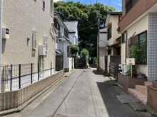 【東京都/立川市砂川町】立川市砂川町6丁目　古家付売地 前面道路：物件は右手側