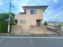 【東京都/世田谷区桜】世田谷区桜三丁目　売地⑴号地（全2区画） 現地（古家あり）：⑴号地は、画像右側です。（全2区画）
（北側隣地は駐車場です）