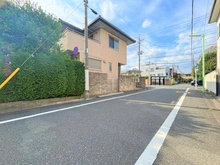 【東京都/世田谷区桜】世田谷区桜三丁目　売地⑴号地（全2区画） 前面道路：幅員約5.9mの公道（現地より南東側から前面道路を撮影）