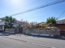 【東京都/杉並区今川】杉並区今川4丁目　土地 現地（古家あり）：対象物件：写真左側