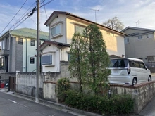 【東京都/杉並区善福寺】杉並区善福寺2丁目　土地 現地（古家あり）：対象不動産：写真中央