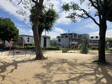 【東京都/杉並区上井草】杉並区上井草2丁目　土地 区立上井草向山公園（現地より約10m）