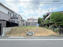 【東京都/杉並区成田東】杉並区成田東2丁目土地　A区画 現地：全2区画、対象不動産（A区画）：写真左側