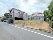 【東京都/杉並区成田東】杉並区成田東2丁目土地　B区画 前面道路：全2区画、対象不動産（B区画）：写真右側