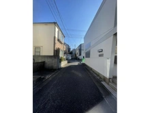 【東京都/世田谷区下馬】世田谷区下馬5丁目　古アパート付土地 前面道路：南西側前面道路