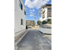 【東京都/世田谷区桜上水】世田谷区桜上水1丁目　古家付き売地 前面道路：南西側の前面道路となります。