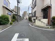 【埼玉県/川口市南鳩ヶ谷】川口市南鳩ヶ谷3丁目　古家付き土地 前面道路