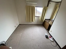 【埼玉県/川口市南鳩ヶ谷】川口市南鳩ヶ谷3丁目　古家付き土地 室内（洋室）