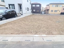 【埼玉県/三郷市高州】三郷市高洲3丁目　土地　1号地 現地：全3区画／対象地手前側