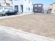 【埼玉県/三郷市高州】三郷市高洲3丁目　土地　1号地 現地：全3区画／対象地手前側