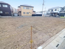 【埼玉県/三郷市高州】三郷市高洲3丁目　土地　2号地 現地：全3区画／対象地手前側