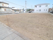 【埼玉県/三郷市高州】三郷市高洲3丁目　土地　3号地 現地：全3区画／対象地手前側