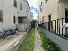【東京都/大田区鵜の木】大田区鵜の木二丁目　売地 現地（古家あり）：画像左奥