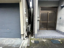 【東京都/江戸川区大杉】江戸川区大杉三丁目　土地 現地（古家あり）：写真中央右側対象不動産