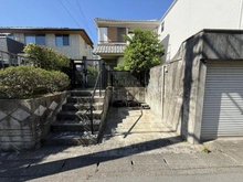 【神奈川県/横浜市港南区芹が谷】横浜市港南区芹が谷4丁目　土地 現地（古家あり）