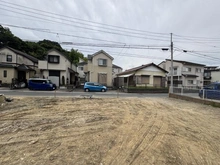 【神奈川県/横浜市栄区公田町】栄区公田町　土地　A区画/全6区画 現地：全６区画　写真右奥