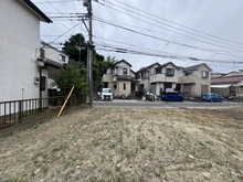 【神奈川県/横浜市栄区公田町】栄区公田町　土地　C区画/全6区画 現地：全６区画　写真奥