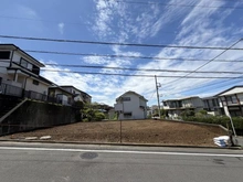 【神奈川県/横浜市緑区鴨居】緑区鴨居6丁目　A区画 現地：全2区画（写真右側）