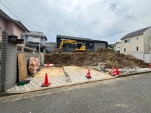 【神奈川県/横浜市青葉区桂台】青葉区桂台2丁目　売地　1区画 現地：解体工事中
2区画中、1区画は写真左側になります。