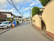 【神奈川県/横浜市青葉区青葉台】青葉区青葉台1丁目　売地 前面道路