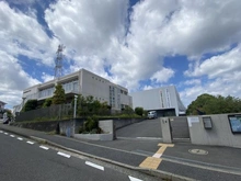 【神奈川県/横浜市青葉区あかね台】青葉区あかね台1丁目　売地(古家有) 横浜市立あかね台中学校（現地より約570m）：