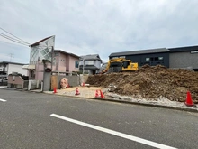 【神奈川県/横浜市青葉区桂台】青葉区桂台2丁目　売地　1区画 現地：解体工事中
2区画中、1区画は写真左側になります。