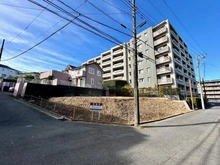 【神奈川県/横浜市青葉区藤が丘】青葉区藤が丘2丁目　売地　A区画 現地：東急田園都市線「青葉台」駅徒歩8分。275㎡の南東角地