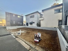 【千葉県/市川市平田】市川市平田4丁目　土地　1区画 現地：全２区画　写真右側