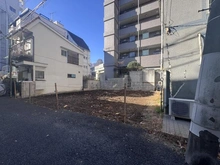 【東京都/港区白金台】港区白金台5丁目　建築条件付き土地　B区画 現地：全二区画
写真中央右側　