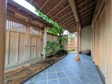 【兵庫県/芦屋市岩園町】芦屋市岩園町 古家付き土地  玄関：所有者様・お客様をお迎えする門