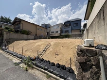 【兵庫県/神戸市東灘区御影山手】神戸市東灘区御影山手五丁目 売土地A号地 現地：全2区画、左側
