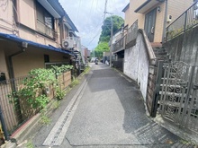 【神奈川県/横浜市中区麦田町】横浜市中区麦田町二丁目　古屋付土地 前面道路：南西側道路