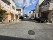 【大阪府/箕面市半町】箕面市半町4丁目　土地 前面道路から続く道路