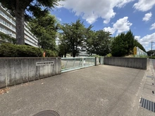 【埼玉県/新座市栄】新座市栄4丁目　古家付き土地 新座市立栄小学校（現地より約856m）