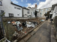 【東京都/品川区荏原】品川区荏原5丁目建築条件付売地　C区画 現地：全3区画、C区画は右手奥