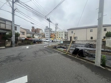 【神奈川県/横浜市鶴見区下野谷町】横浜市鶴見区下野谷町 売地 2区画 現地：全2区画（写真右）