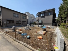 【東京都/北区西が丘】北区西が丘2丁目売地　1号地 現地：手前右側1号地・左側2号地（全2号地）
