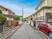 【神奈川県/横浜市旭区四季美台】横浜市旭区四季美台　売地 前面道路：左側手前、該当物件